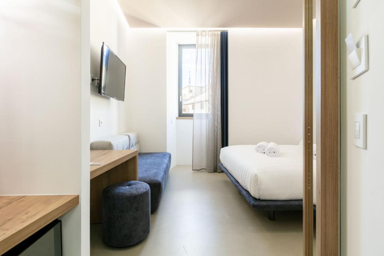 Domus Cavour Rooms&Suites Tirano Quarto foto