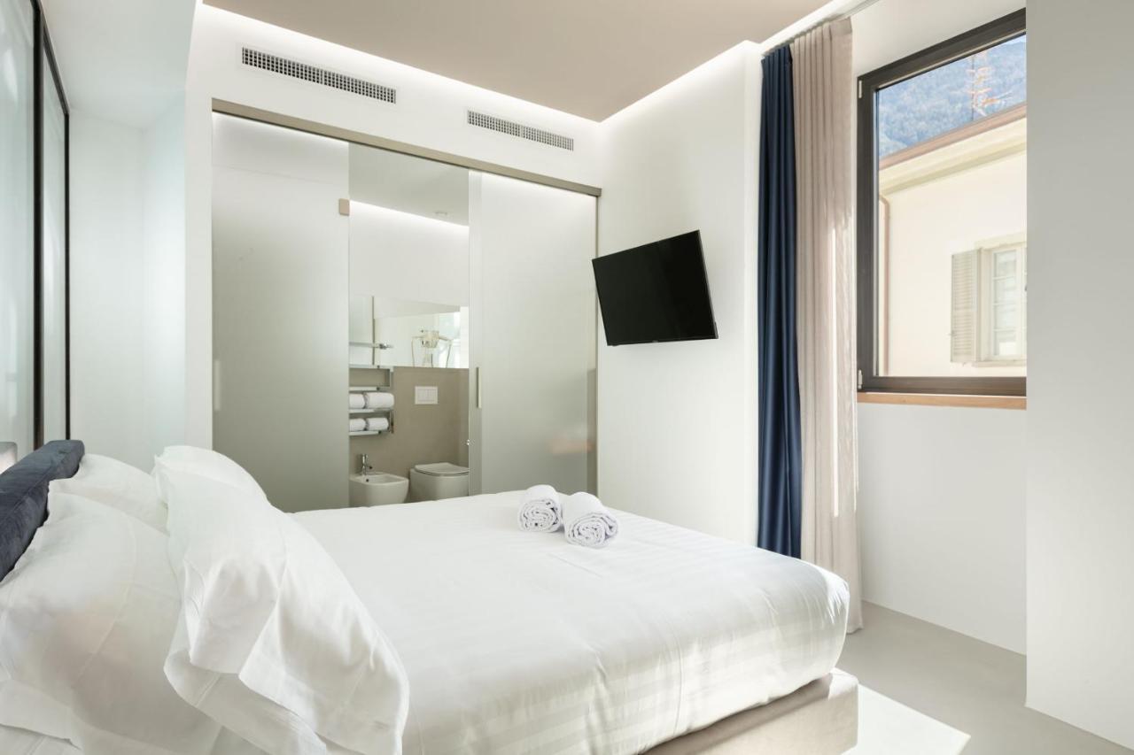 Domus Cavour Rooms&Suites Tirano Quarto foto