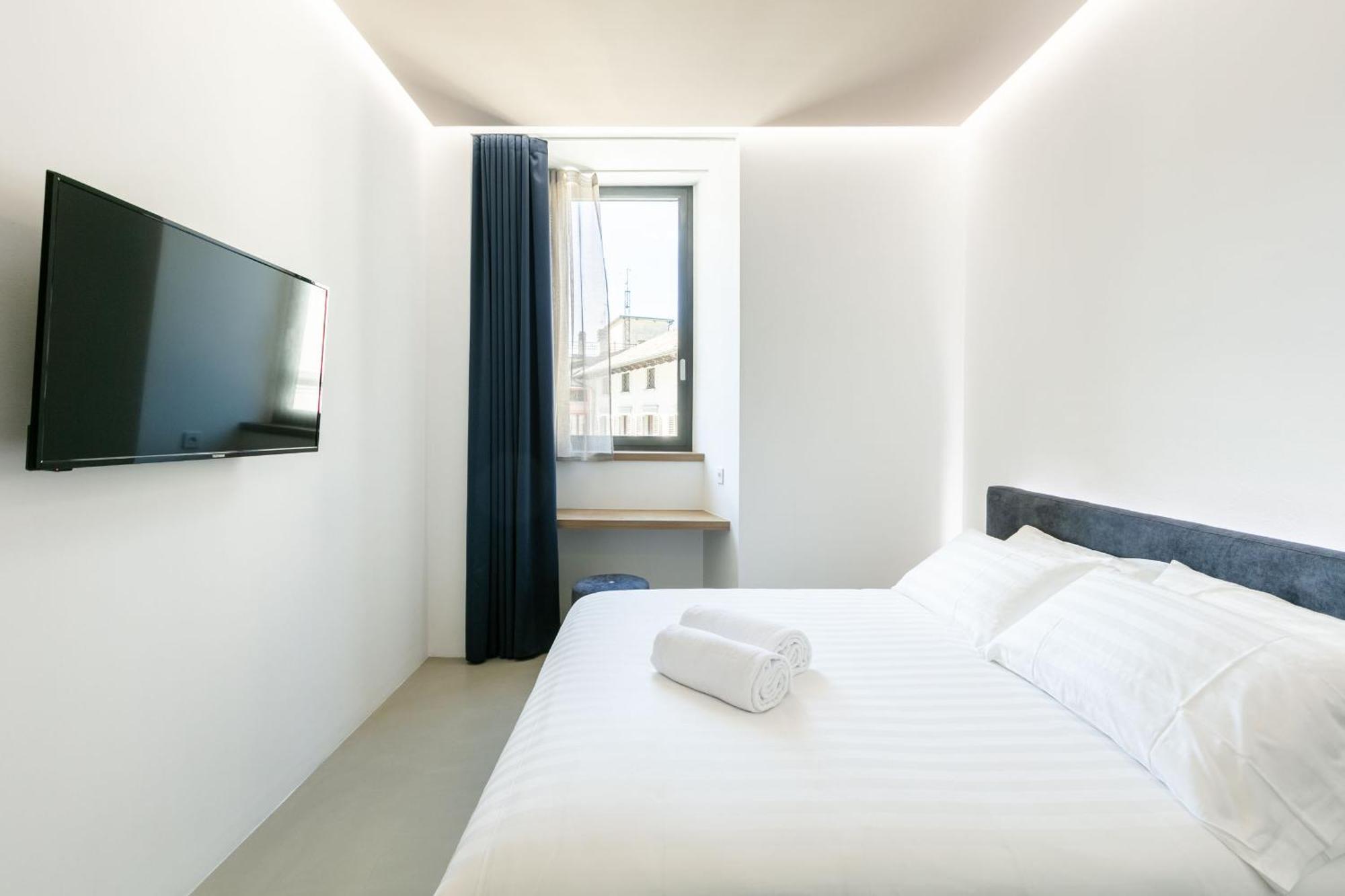 Domus Cavour Rooms&Suites Tirano Quarto foto