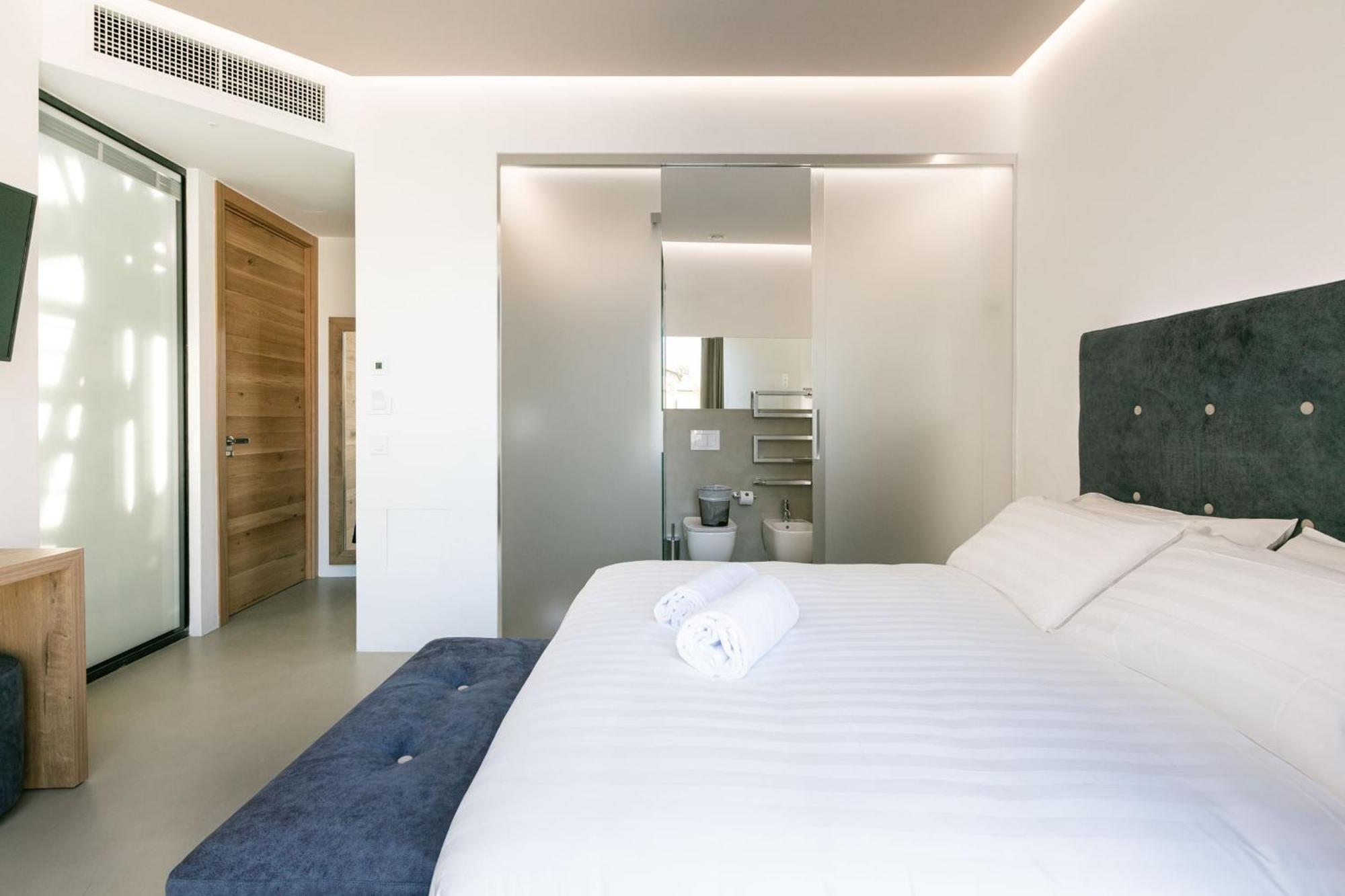 Domus Cavour Rooms&Suites Tirano Quarto foto