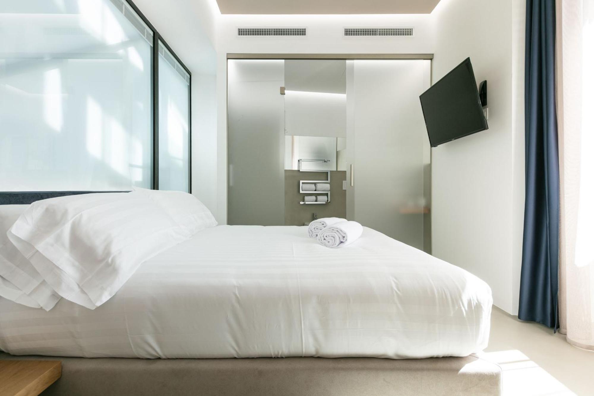 Domus Cavour Rooms&Suites Tirano Quarto foto