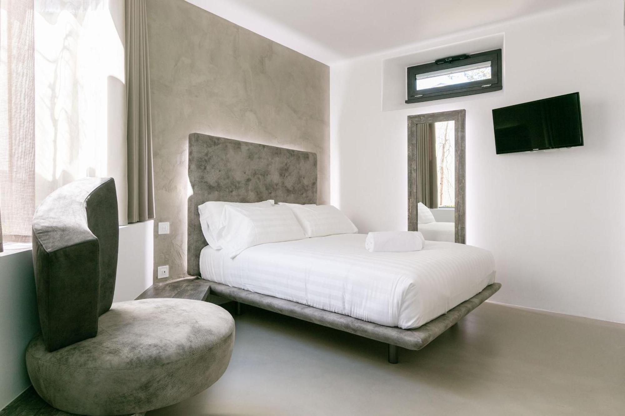 Domus Cavour Rooms&Suites Tirano Quarto foto